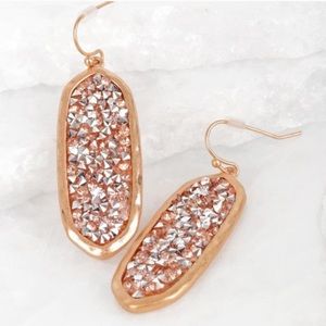 ✨3X HP✨2 left! Rose gold sparkle dangle earrings!